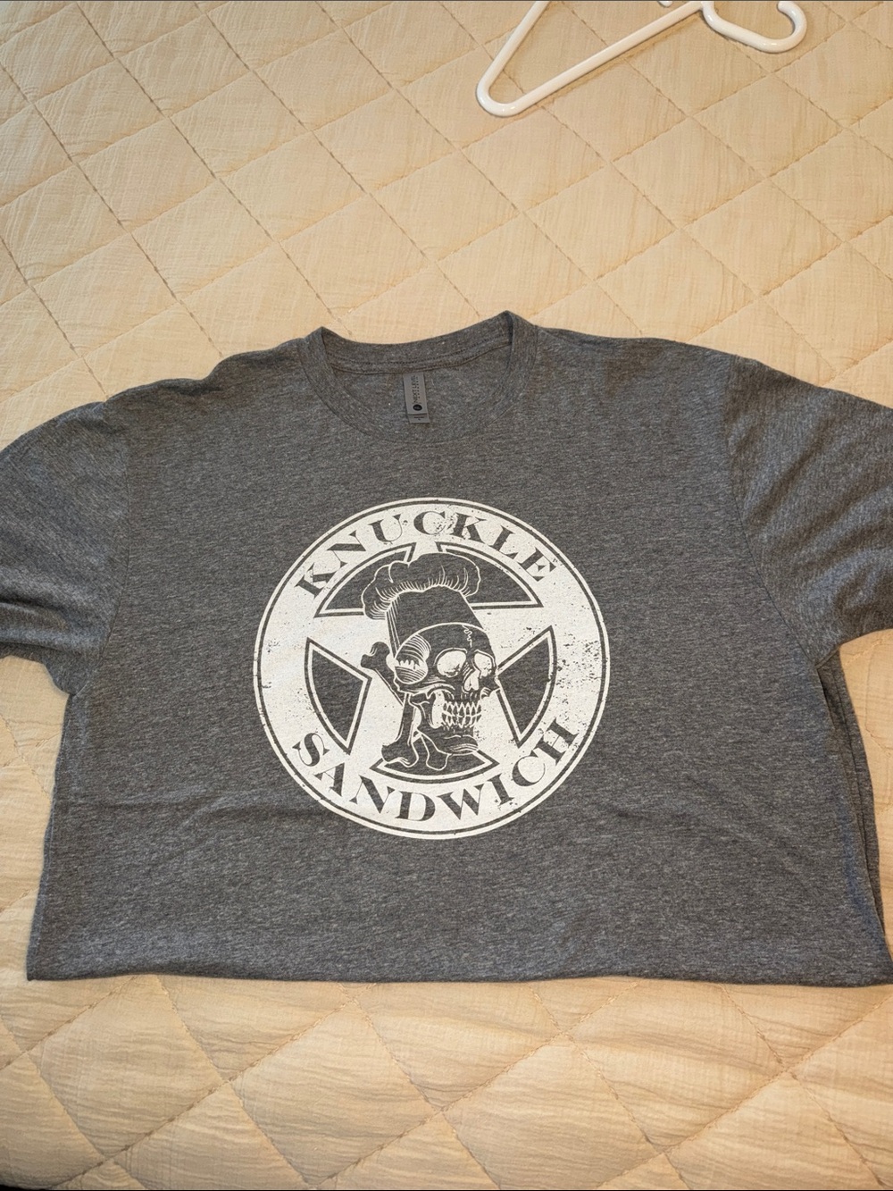 Gray 'Knuckle Sandwich' Graphic Adult L Short-Sleeve Tee Guy Fiery